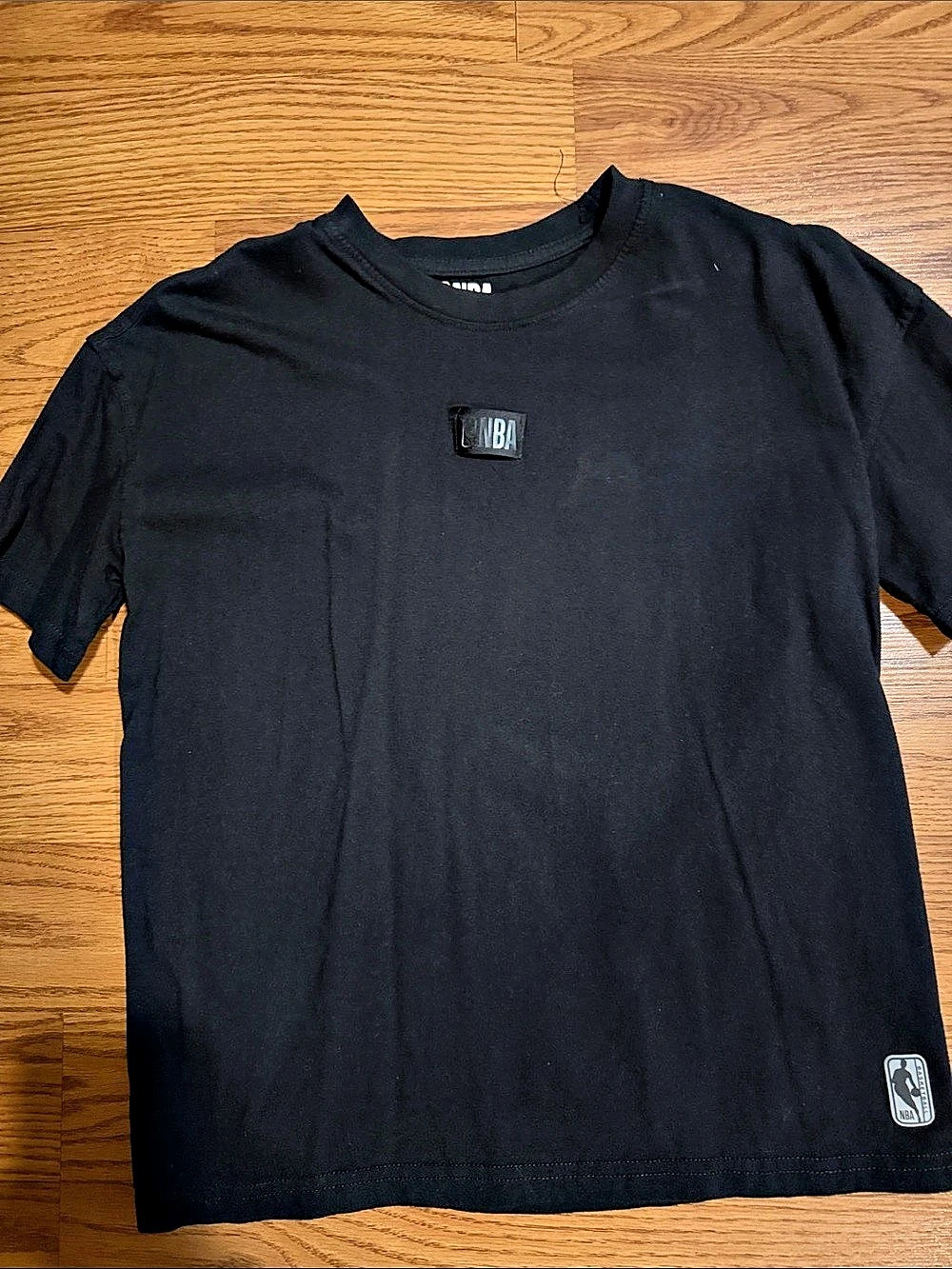 NBA Short Sleeve Tee in Black Size 18-20 Like New